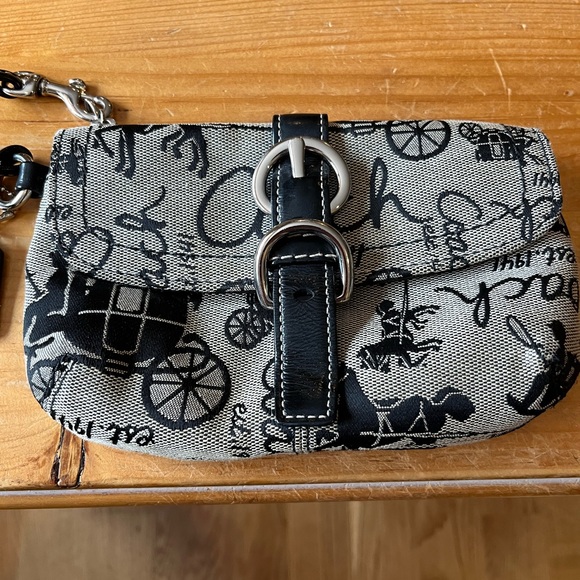 3 Coach wristlets for sale as bundle - Picture 3 of 13